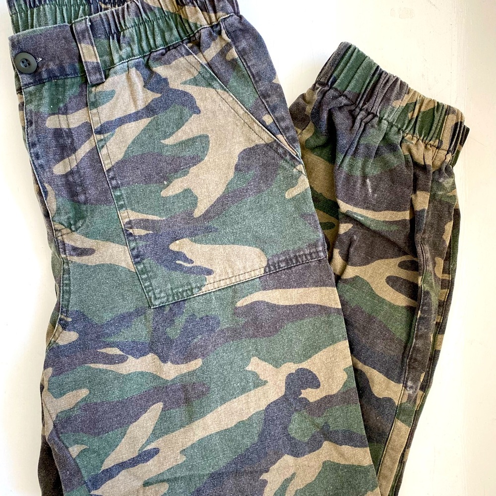 PACSUN WOMENS CAMOUFLAGE CARGO PANTS-NEVER WORN-SIZE M